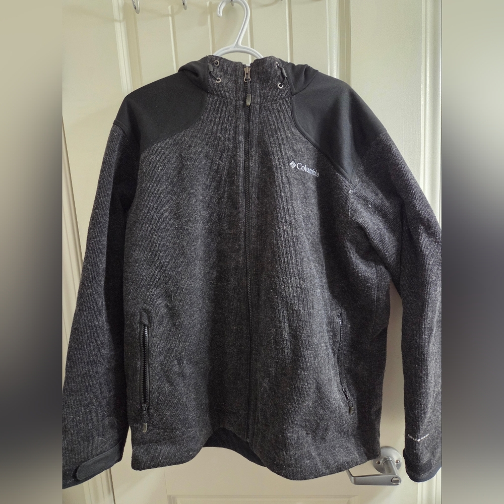 Columbia Black and Gray Sportswear